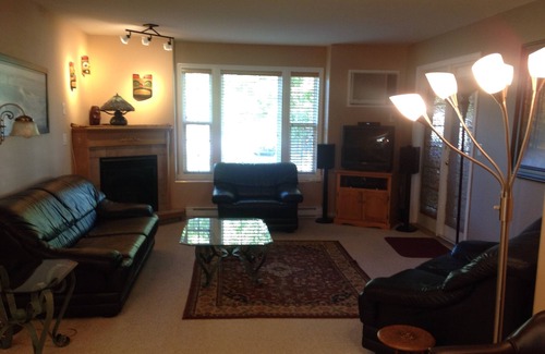 Okanagan-Similkameen Condominio | Condominio de lujo frente al mar con 3 dormitorios y piscina