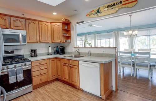 Osborn Island Casa | Waterfront Home with Beautiful Views of the Bay and Nature