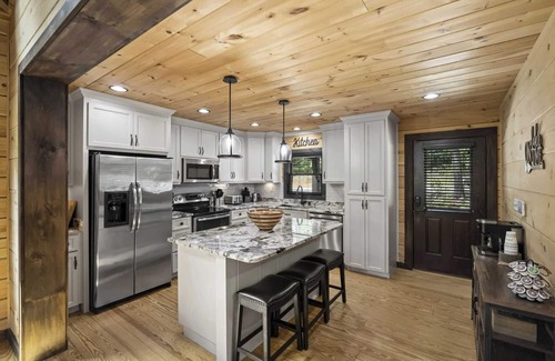 Lake Norman of Catawba Cabaña | Waterfront 1-acre Private Dock, Hot Tub, Firepit Bankhead Lodge by Avantstay
