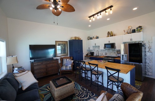 Staniel Cay Apartamento | Waterfront 1-bedroom apartment in charming Staniel Cay Huge Patio