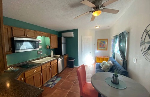 Avalon Beach Cabaña | Waterfront 1 bedroom cottage in charming Milton/Pensacola with WiFi, AC