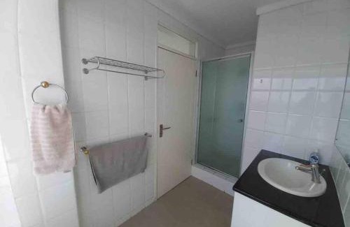 Waterfront Apartamento | WATERFRONT - 1 South Quay lovely two bed on water