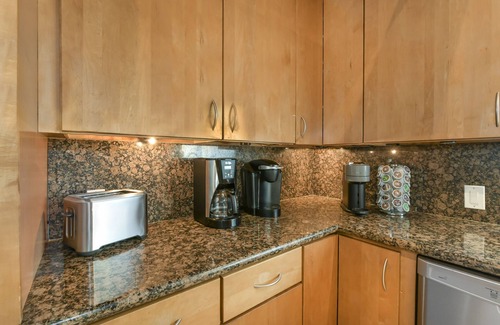Marathon Casa | Waterfront, 100ft Boat Dock, Kayaks, Paddle boards, Bikes, Private Pool, Sunsets