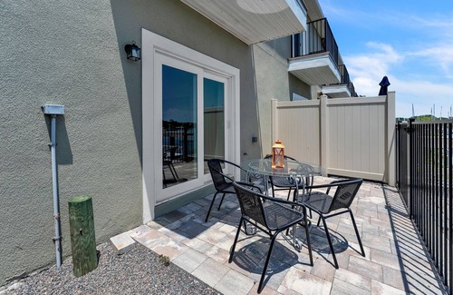 Tropic Casa | Waterfront 2-bdrm townhome with WiFi, AC, walking distance to EGAD food & shops