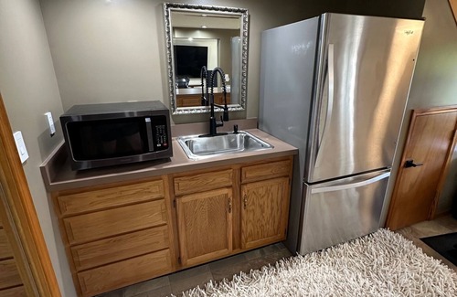 South Bend Casa | Waterfront 2 Bedrm Suite w/ 3 HD Smart TVs 86" w/ 2 Xboxes