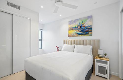 Bokarina Apartamento | Waterfront 2-Bed Oasis - Pool Steam Jacuzzi Gym