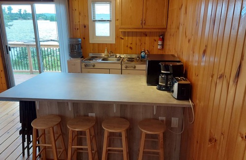Combermere Condominio | Waterfront 2 Bedroom/2 Bath Condo With Beach