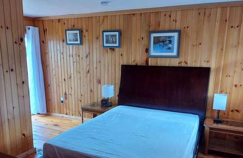 Combermere Condominio | Waterfront 2 Bedroom/2 Bath Condo With Beach