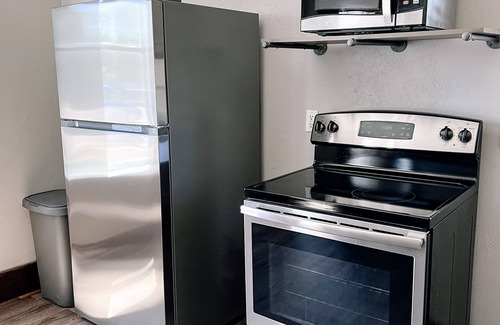 Algoma Casa | Waterfront 2 BR Lower-level w/ grill & kayaks