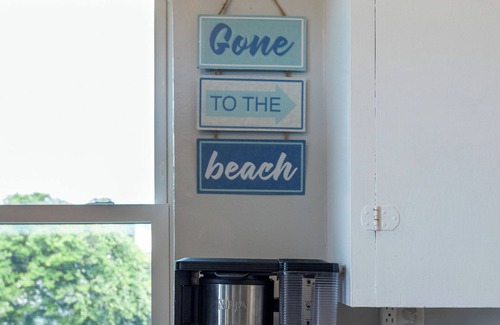 Cottage Line Casa | Waterfront 2BR/1BA, Amazing View, Backyard Sandy Beach