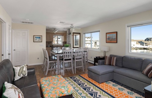 Seaside Heights Apartamento | 40-80' Feet Private Waterfront XL 2ndFL 2/3 Bedroom 2.5 bath Jacuzzi Arcade Dock