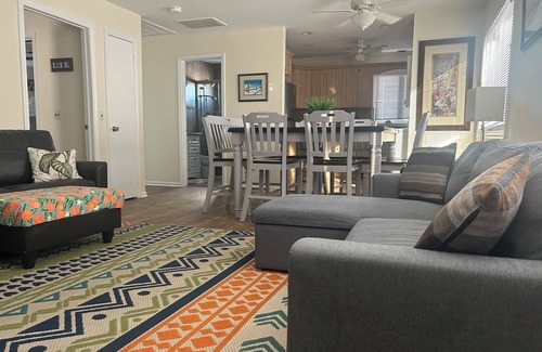 Seaside Heights Apartamento | 40-80' Feet Private Waterfront XL 2ndFL 2/3 Bedroom 2.5 bath Jacuzzi Arcade Dock