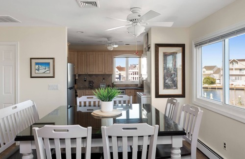 Seaside Heights Apartamento | 40-80' Feet Private Waterfront XL 2ndFL 2/3 Bedroom 2.5 bath Jacuzzi Arcade Dock