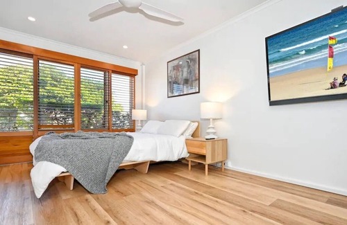 Warana Casa | Waterfront 3 B/Room, 6 Guests - Light, Relaxed ZC7