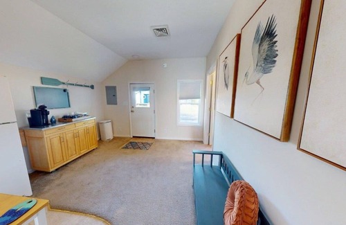 Vickery Cabaña | Waterfront 3 Bedroom Cottage w/Sunsets over Sandusky Bay