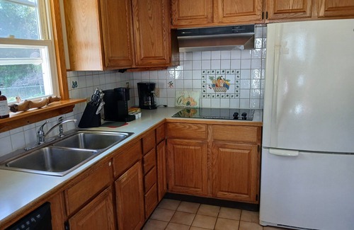 Preston Casa | Waterfront 3-bedroom house less an 1 mile to Foxwoods and Great Wolf Lodge