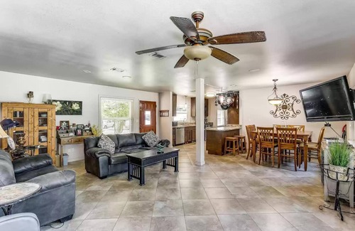 Fort Walton Beach Casa | Waterfront 3 BR home with salt water pool