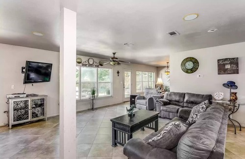 Fort Walton Beach Casa | Waterfront 3 BR home with salt water pool