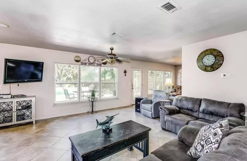 Fort Walton Beach Casa | Waterfront 3 BR home with salt water pool