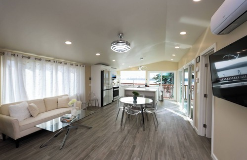 Old Town Casa | Waterfront 3bed and 2bath home with panoramic ocean views