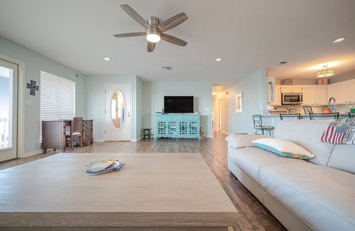 Rockport Casa | Waterfront 3BR/3BA on Copano Bay w/ Private Fishing Pier