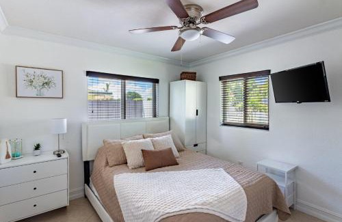 Miami Gardens Casa | Waterfront 3BR with Pool Tiki Hut & Mini Golf