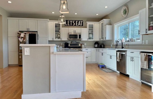 Colton Casa | Waterfront 4 bedroom 2.5 bathroom with swimming pool- sleeps 7.