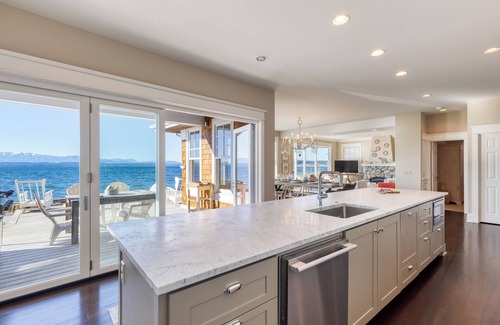 Adelma Beach Casa | Waterfront 4BDR w/ Deck, Stunning Views, Fire Pit | Cedar Street by AvantStay