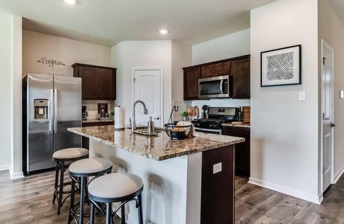 Lafayette Villa | Waterfront,4bedroom,2bath,King Bed,separate shower