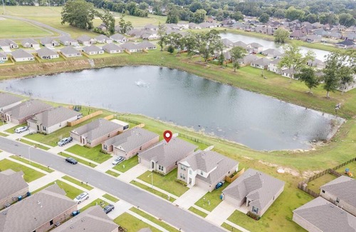 Lafayette Villa | Waterfront,4bedroom,2bath,King Bed,separate shower