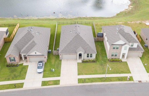 Lafayette Villa | Waterfront,4bedroom,2bath,King Bed,separate shower