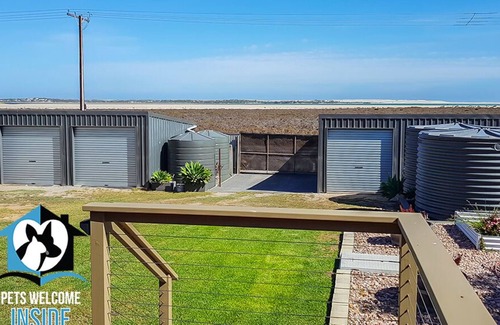 Nangkita Casa | Waterfront 4BR house with Jetty