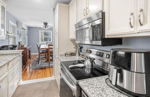 Berlin Casa | Waterfront 4BR w Dock & Kids Rec Room