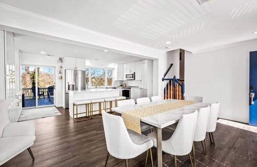 Glen Burnie Casa | Waterfront 5 Bedroom Near BWI/Annapolis/Baltimore
