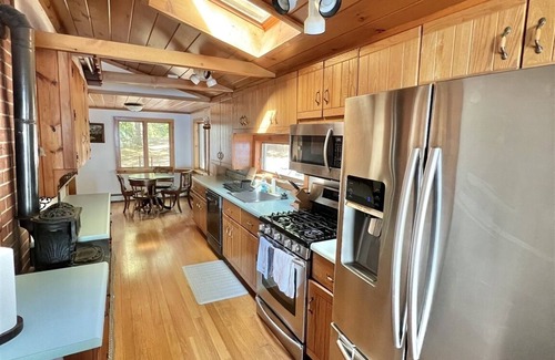 North Sebago Casa | WATERFRONT 5 BEDROOMS AND 2 BATHROOMS