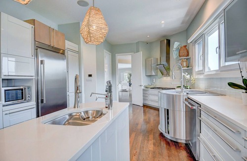 Northeast Virginia Beach Villa | Waterfront 5BR Luxury Retreat w/ Pool,Chef’s Kitchen–Sleeps 14 in Virginia Beach