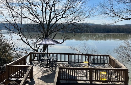Cadiz Casa | Waterfront A-Frame with Covered Dock on Beautiful Lake Barkley