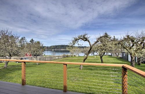 Anderson Island Casa | Waterfront Anderson Island Home with Kayaks