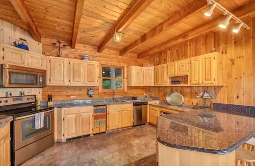 Alton Bay Cabina | Waterfront at Winnipesaukee with incredible views!! Boat Required