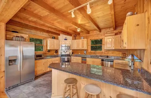 Alton Bay Cabina | Waterfront at Winnipesaukee with incredible views!! Boat Required