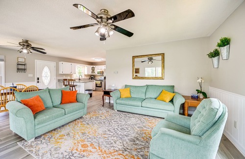New London Casa | Waterfront Badin Lake Getaway: Boat Dock, Fire Pit