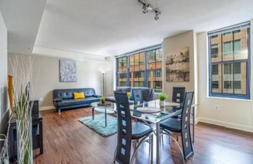 Harbor East Apartamento | Waterfront Baltimore 2BR Furnished Apartment apts