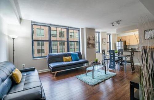 Harbor East Apartamento | Waterfront Baltimore 2BR Furnished Apartment apts