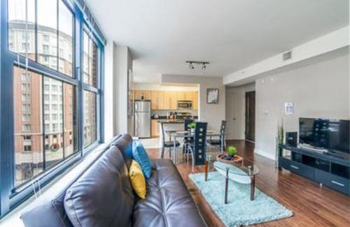 Harbor East Apartamento | Waterfront Baltimore 2BR Furnished Apartment apts