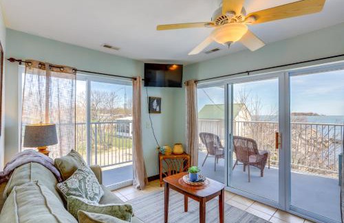 Put-in-Bay Apartamento | Waterfront Bass Island Retreat with Balcony and TV