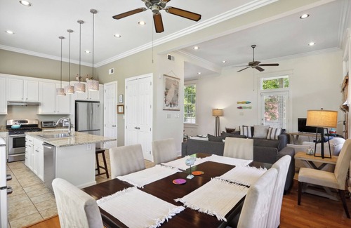 Bayou St. John Casa | Waterfront Bayou St. John Jazz Fest neighborhood!
