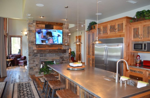 Bigfork Casa | Frente al agua Bigfork / Glacier Park Calendario de lujo para ofertas de último minuto!