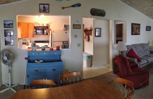 Brier Hill Cabaña | Casa de lago negro en el agua!