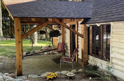 Mayfield Cabina | Waterfront, boats included, Cozy cabin on private lake, 25 minutes from TC.