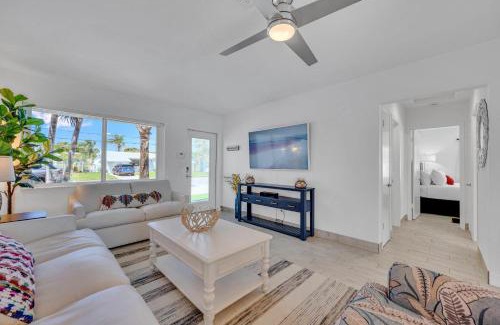 South New River Isles Casa | Waterfront Bungalow Heated Pool Pineapple Key